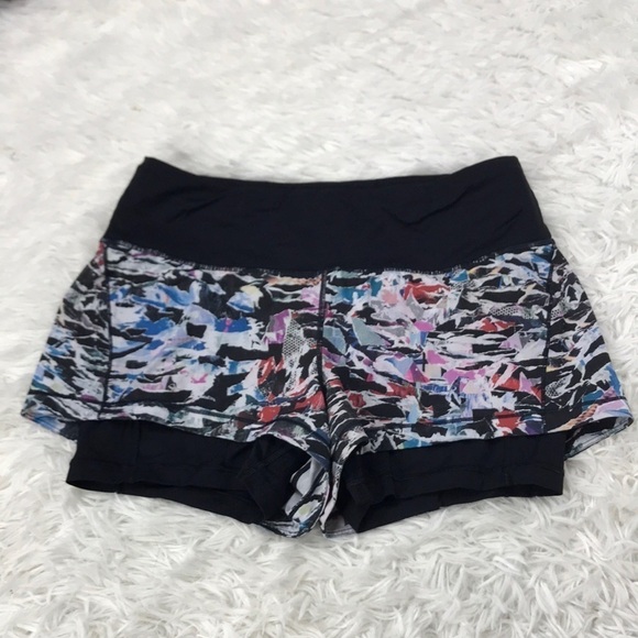 Lululemon Break Free Short (2.5") Culture Clash Multi Black - Picture 1 of 7